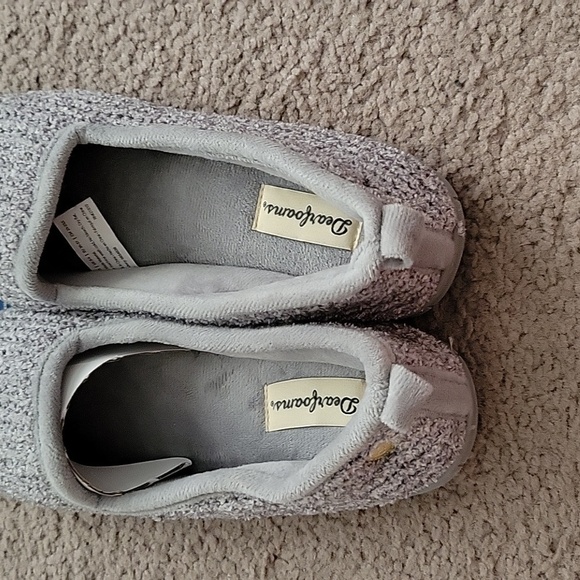NWT Dearfoams Memory Foam Slippers - Picture 2 of 7